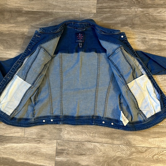 Denim jacket - Picture 5 of 6